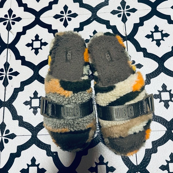 Ugg Slippers - Picture 2 of 3